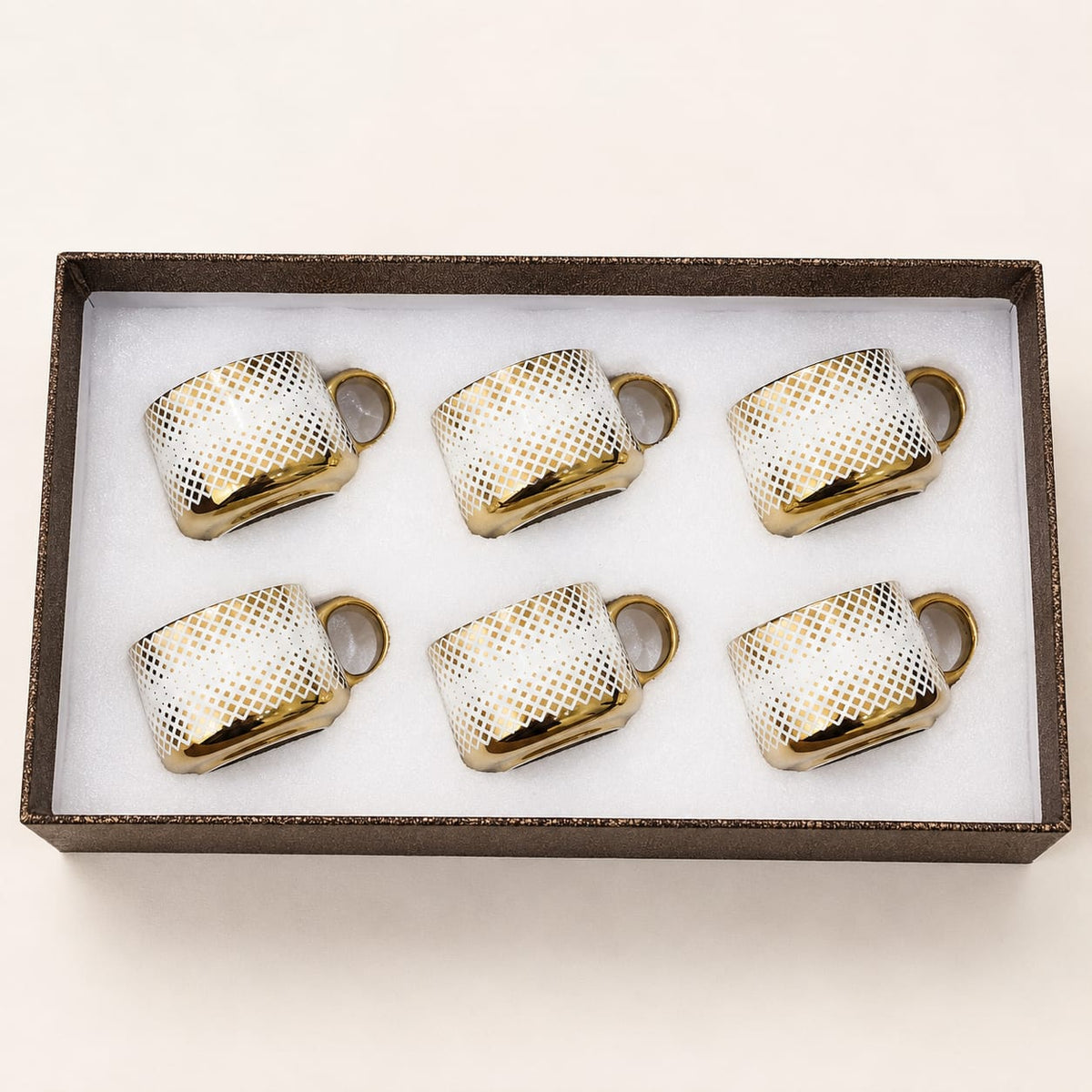 Gold grid mug set